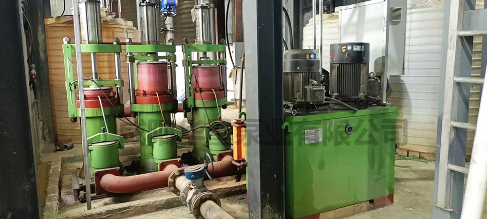 壓濾機柱塞泵三缸泵現(xiàn)場使用圖片 洗煤廠大流量壓濾機節(jié)能入料泵